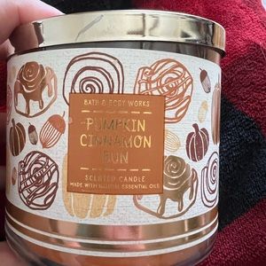 Bath & Body Works candle